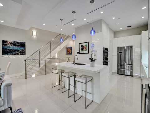 207 NE 13th Ave, Fort Lauderdale, FL 33301