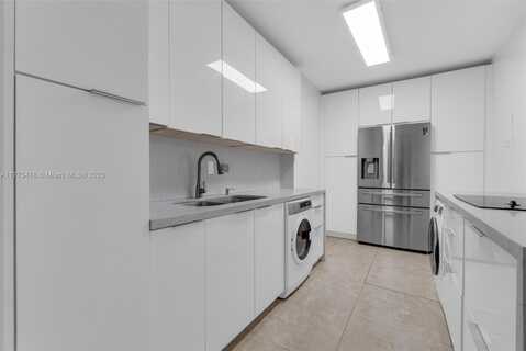 4200 Hillcrest, Hollywood, FL 33021