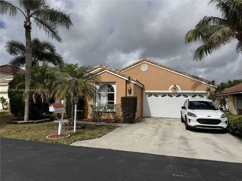 113 Rosewood Ln, Green Acres, FL 33463