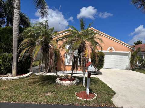 113 Rosewood Ln, Green Acres, FL 33463