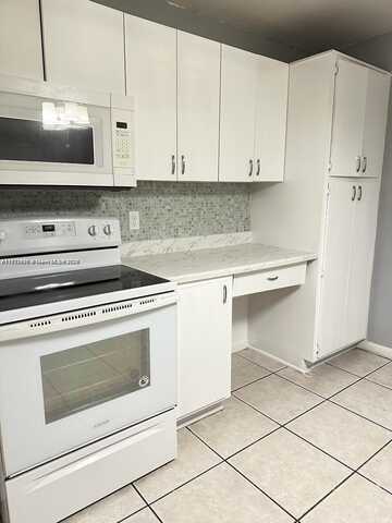 4524 SW 54th St, Dania Beach, FL 33314