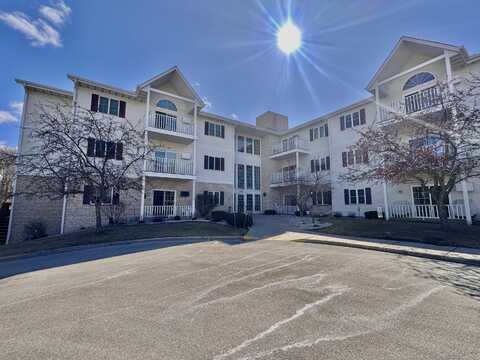 715 Canterberry Ct, West Bend, WI 53090