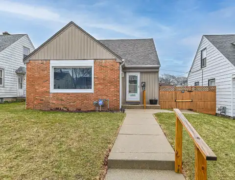 3722 S 16th St, Milwaukee, WI 53221