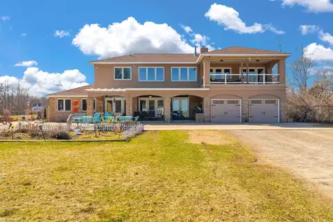 2235 Lakeshore, Harbor Beach, MI 48441