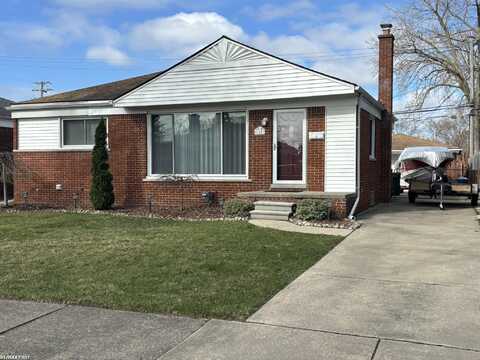 26507 Larchmont, Saint Clair Shores, MI 48081