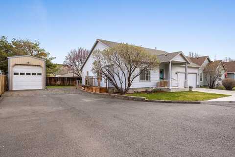 2728 NE Carriage Lane, Prineville, OR 97754