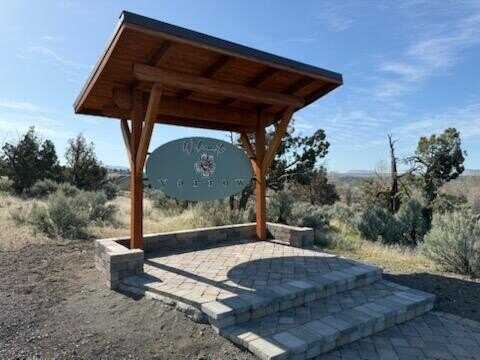 1700 SE Kemper Way, Madras, OR 97741