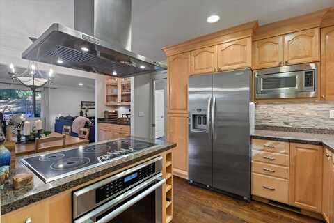 26145 Pierce RD, LOS GATOS, CA 95033