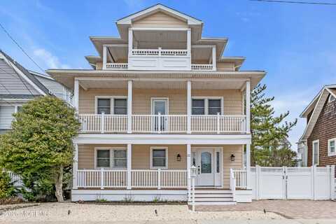 20 10th Avenue, Seaside Park, NJ 08752