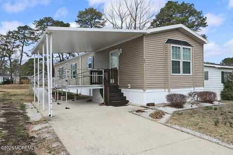 42 Beaver Avenue, Whiting, NJ 08759