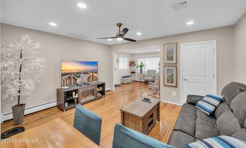 11c Lark Street, Manchester, NJ 08759