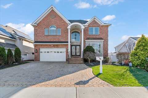 79 Fairwater Avenue, Massapequa, NY 11758