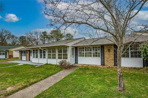 332 Woodbridge Drive, Ridge, NY 11961