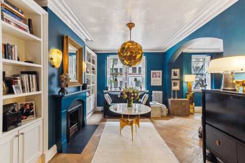 39 E 10th Street, New York (Manhattan), NY 10003