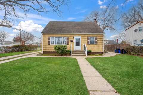 272 W. 16th Street, Deer Park, NY 11729