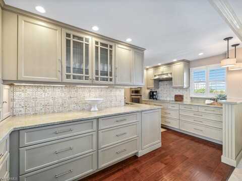 300 Park Shore, NAPLES, FL 34103
