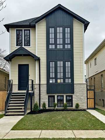 2540 W Berteau Avenue, Chicago, IL 60618