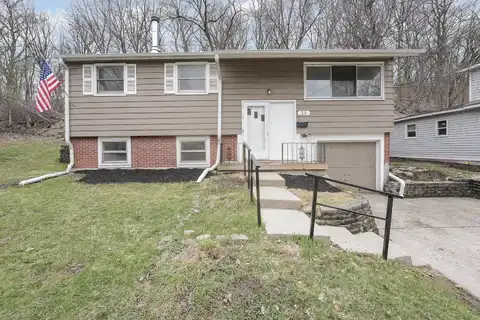 23 N Lincoln Avenue, Carpentersville, IL 60110