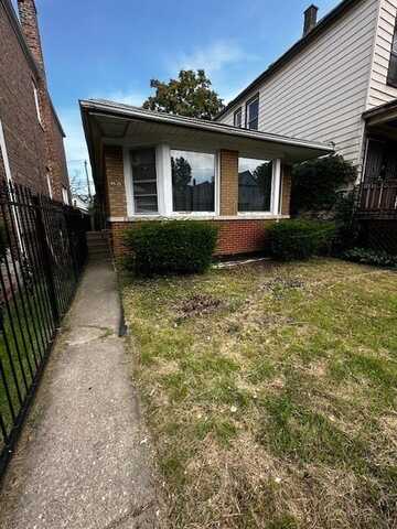 8635 S Burnham Avenue, Chicago, IL 60617