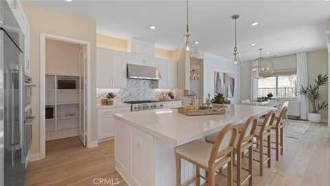 29362 Via Diamante, Valencia, CA 91354