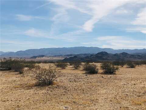 2 Fascination Avenue, Joshua Tree, CA 92252