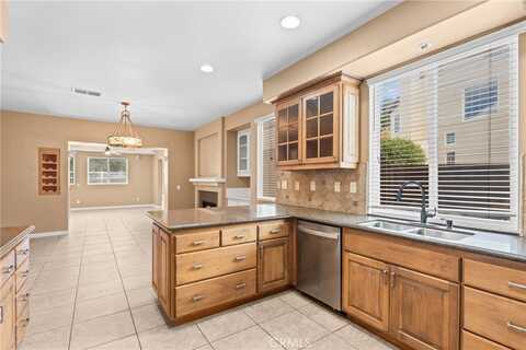 32865 Naples Court, Temecula, CA 92592