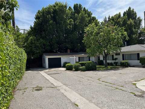 15382 Victory Boulevard, Van Nuys, CA 91406