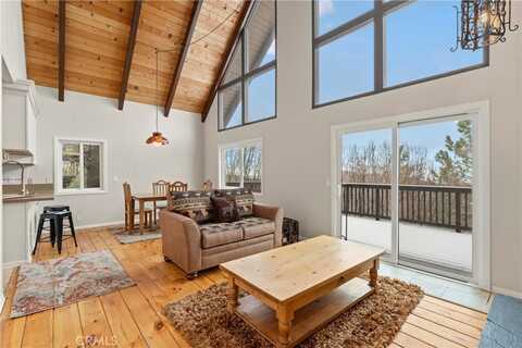 28842 Banff Drive, Lake Arrowhead, CA 92352