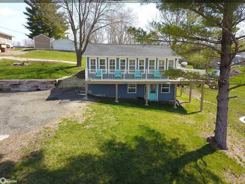 1315 Lakeshore Drive, Brooklyn, IA 52211