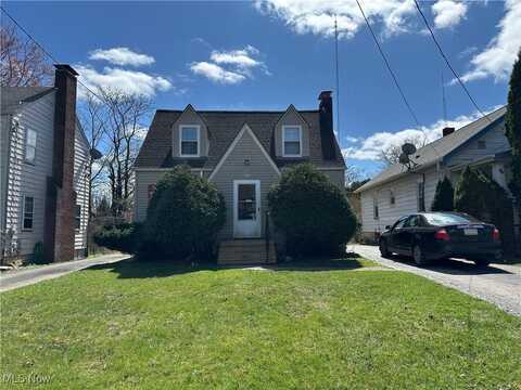 579 Roxbury Avenue, Youngstown, OH 44502