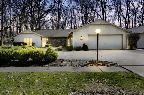 22553 Creek Bend Court, Strongsville, OH 44149