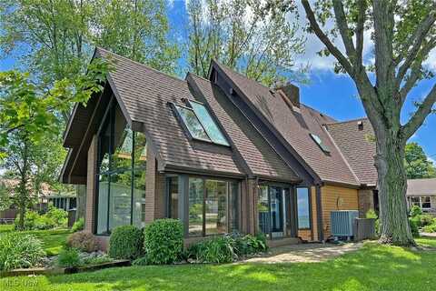 208 Johanna Lane, Kelleys Island, OH 43438