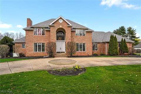 4853 Arbour Green Drive, Akron, OH 44333