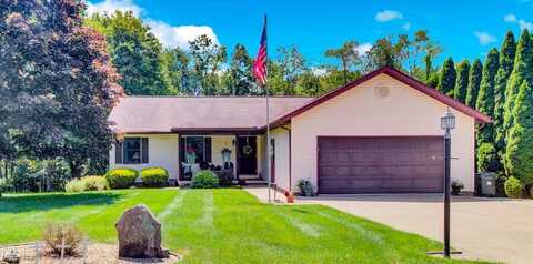 27 Navajo Trail, Malvern, OH 44644
