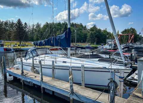 1996 Lake Shore Road, Gilford, NH 03249