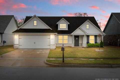 23222 E 102nd Place S, Broken Arrow, OK 74014