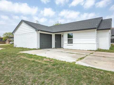 6737 Dandelion Drive, Fort Worth, TX 76137