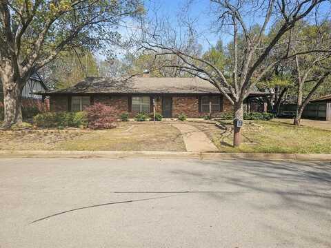 1807 Elm Crest Drive, Arlington, TX 76012