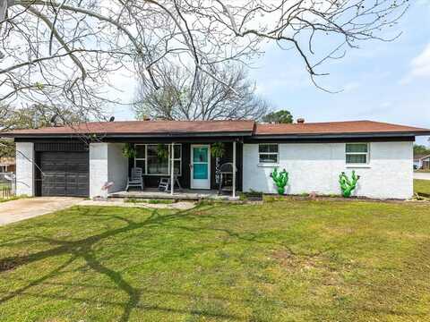 1306 Hulme Street, Bowie, TX 76230