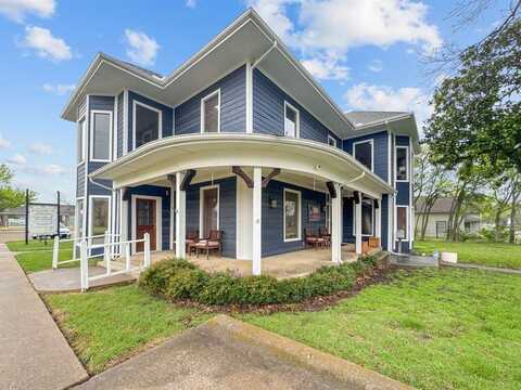 301 Mckinney Street, Farmersville, TX 75442