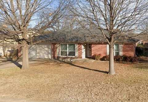 162 Hallmark Drive W, Fort Worth, TX 76134