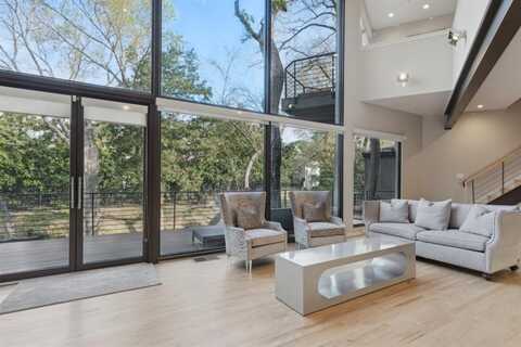 10 Turtle Creek Bend, Dallas, TX 75204