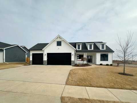 6773 Jakes Lane, Bettendorf, IA 52722