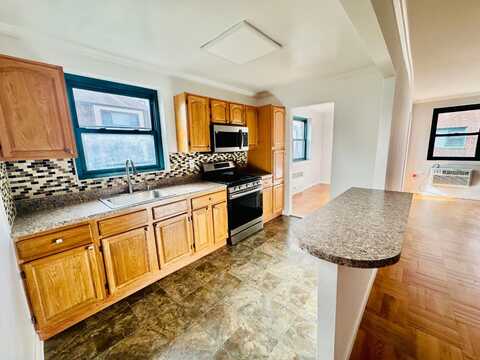 210 Atlantic Ave, Lynbrook, NY 11563
