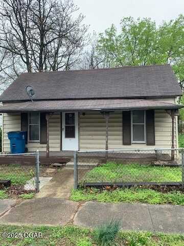 904 W 9th Street, Joplin, MO 64801