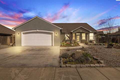 6400 Kilawea Dr, West Richland, WA 99353