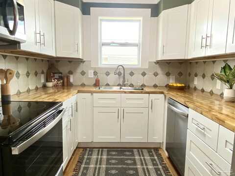 7 N G St, Pensacola, FL 32502