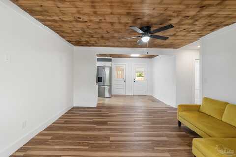 7 N G St, Pensacola, FL 32502
