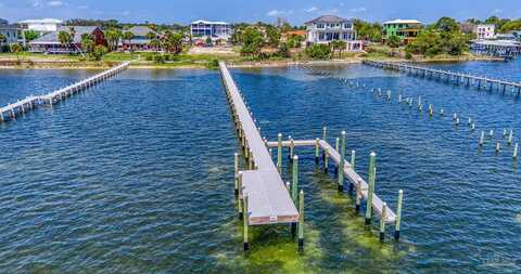 1086 Seabreeze Ln, Gulf Breeze, FL 32563