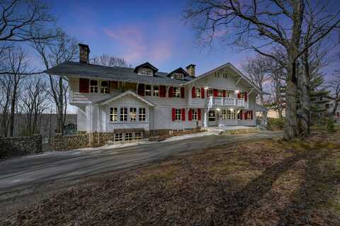 24 Summit Avenue, Pocono Summit, PA 18346